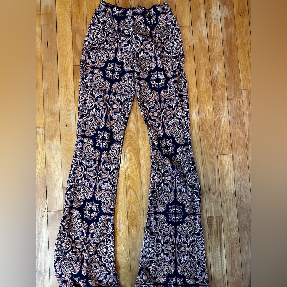 Soft printed flare pants